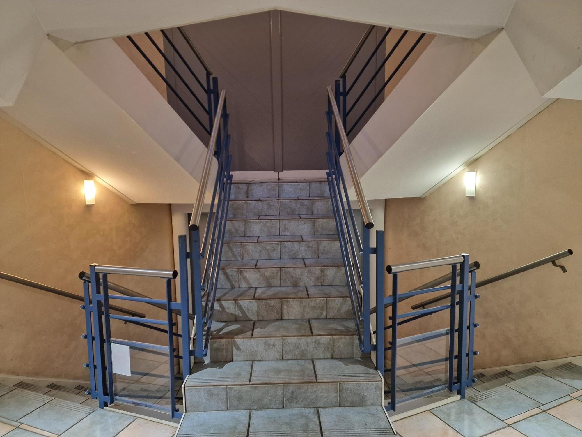 Comfortable Duplex En Residence Securisee Proche Metro Toulouse Exteriör bild